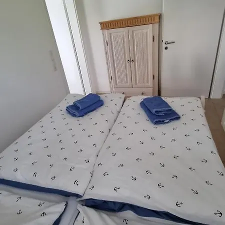 Ferienwohnung Rugen 2, 108, Insel Rugen Apartment *